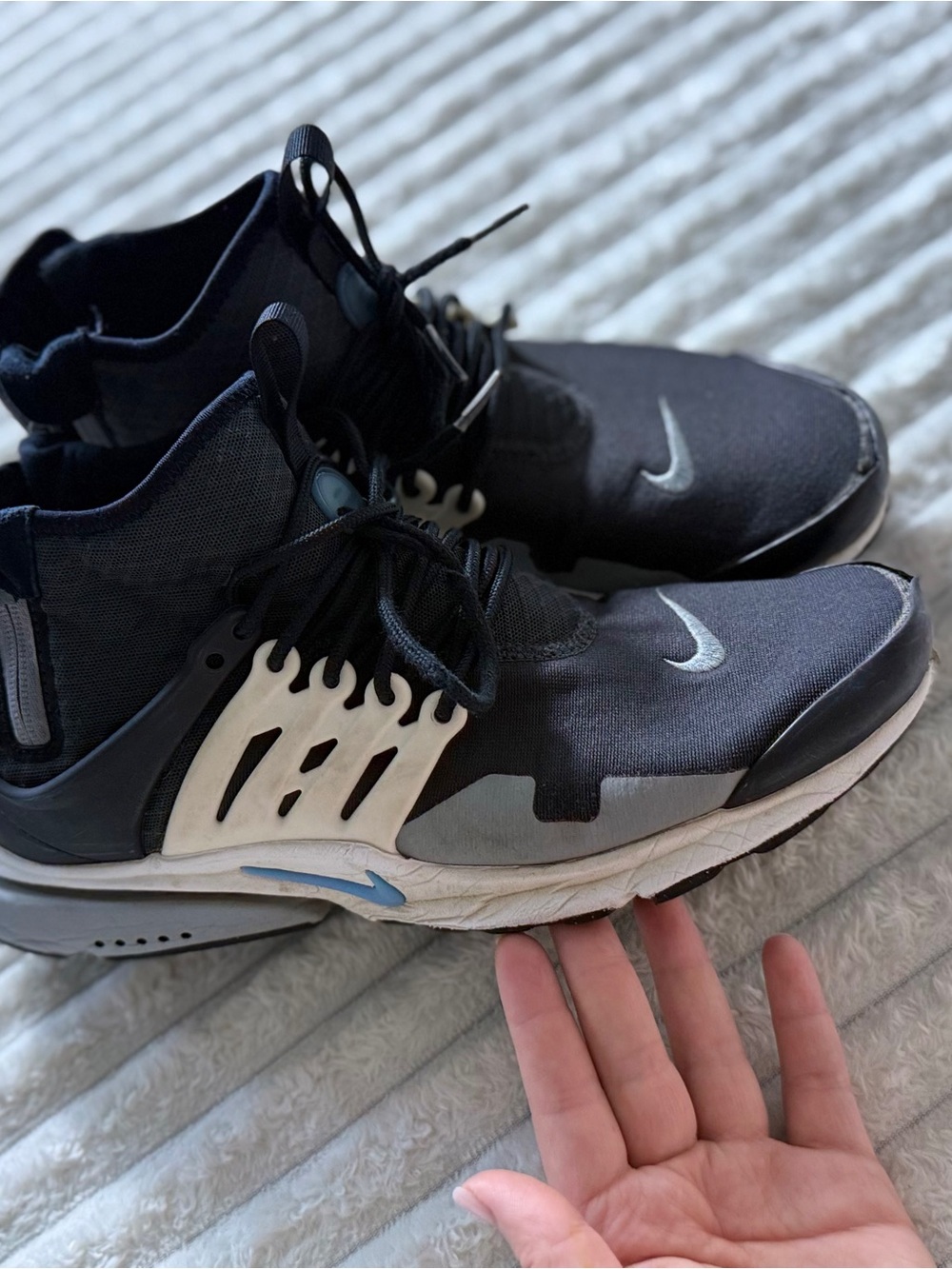 Nike Air Presto Mid Utility Mid Top Lace Up/Zip Sneakers Black White Blue